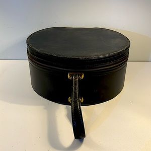 Vintage Hat Box with Mirror and pouch inside